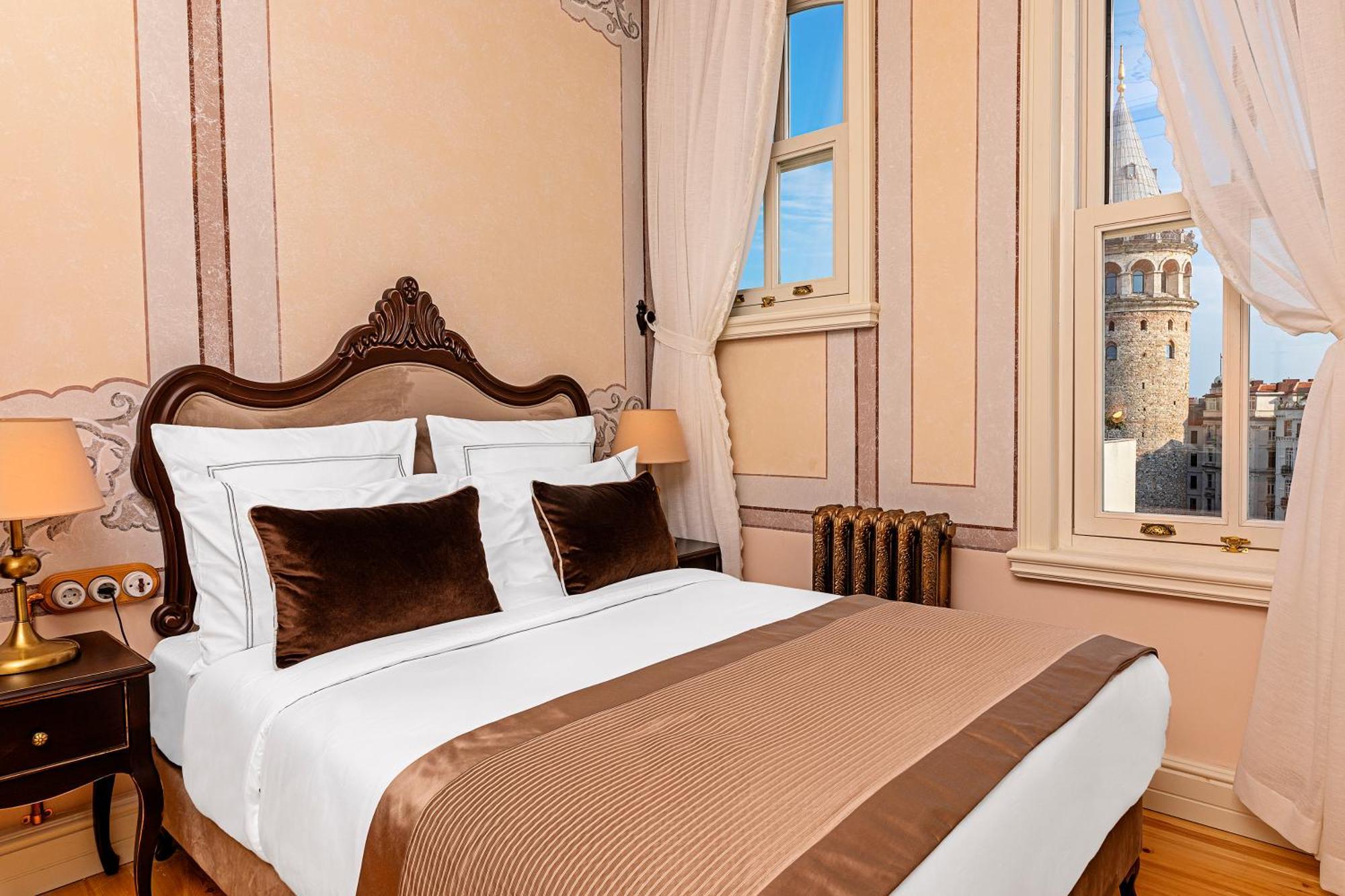 Otel Meroddi Barnathan *
